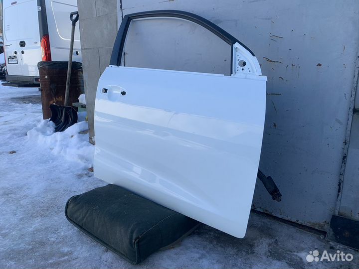 Дверь передняя правая Kia Rio 4 Оригинальная