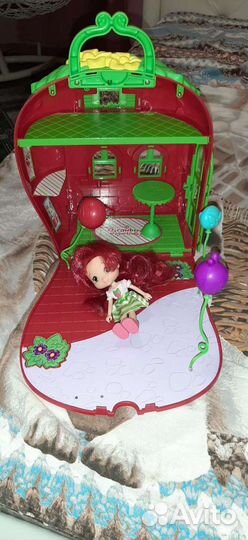 Дом Шарлота -Земляничка Есть еще и сцена и куколки