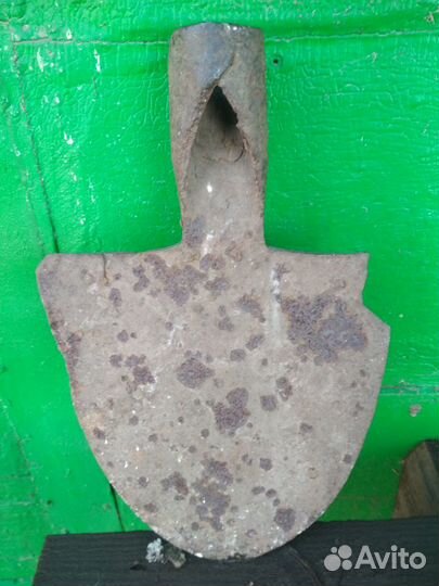 Старинная кованная лопата