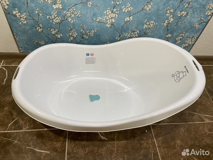 Ванночка для купания новорожденного с термометром