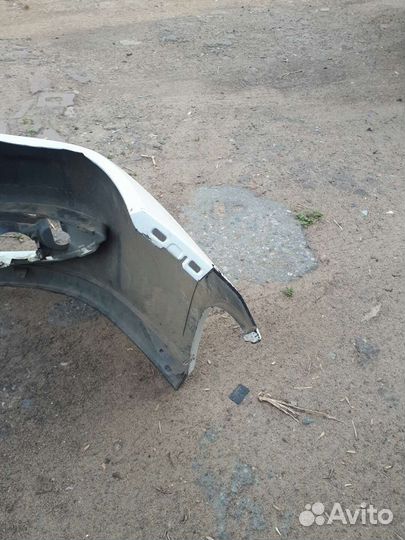 Продам передний бампер Рено Флюинс 2012 года