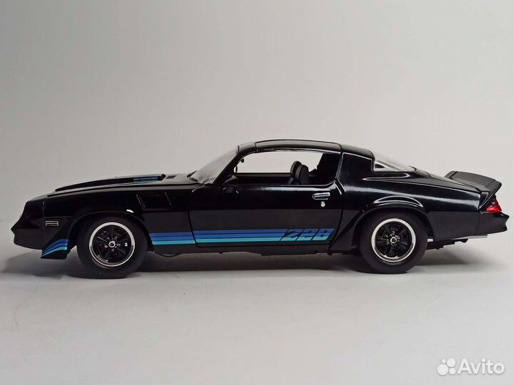 Chevrolet Camaro Z28 1981 Greenlight 1:18