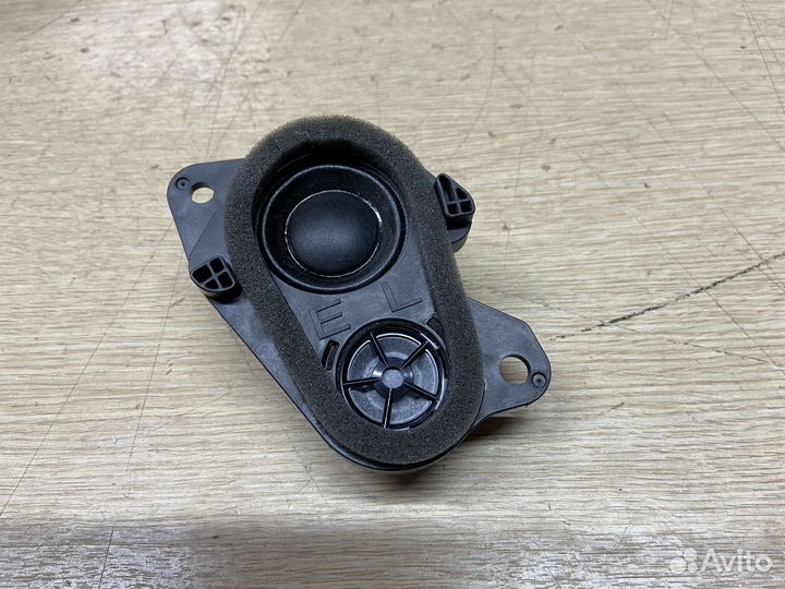 Динамик в торпеду Toyota Rav4 XA50