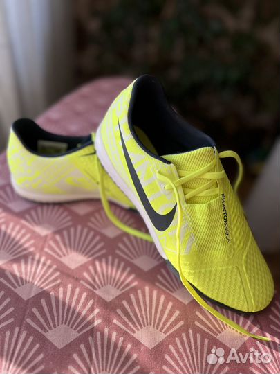 Футбольные бутсы nike