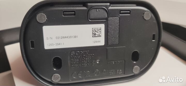 Док-станция Sony DK200 и коробка от телефона