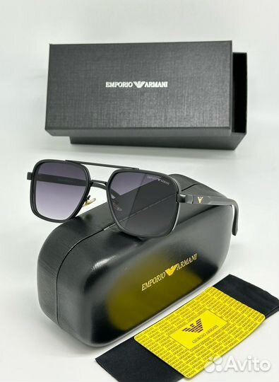 Солнцезащитные очки Armani Новинка