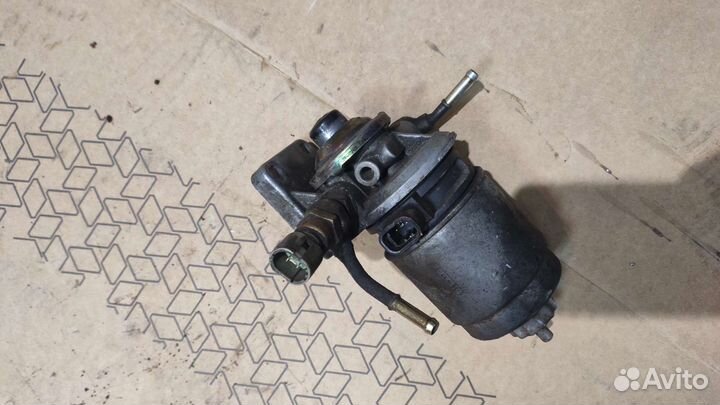 Mitsubishi Carisma 1.9 TD кронштейн топл. фильтра