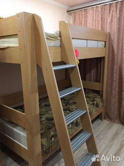 Двухъярусная кровать бу с матрасами