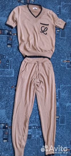 Костюм женский 44