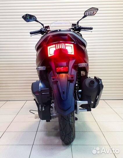 Скутер Vento VMC PCX (200)