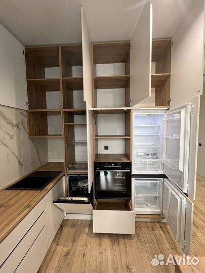 Кухня с островом стильная на заказ