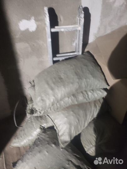 Карьерный,мытый песок.Керамзит