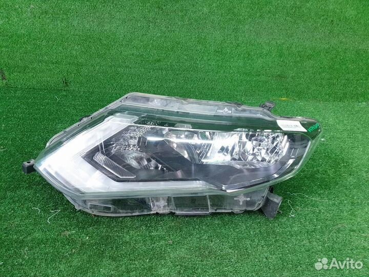 Фара левая Nissan X-Trail T32 (2017-2022) галоген