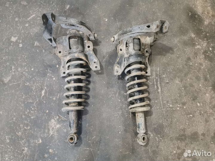 Стойка задняя Hyundai XG Grandeur 2.5 V6 G6BV