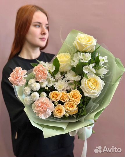 Букет в кремово-белой гамме с пион. розами