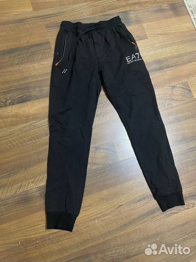 Спортивный костюм EA7