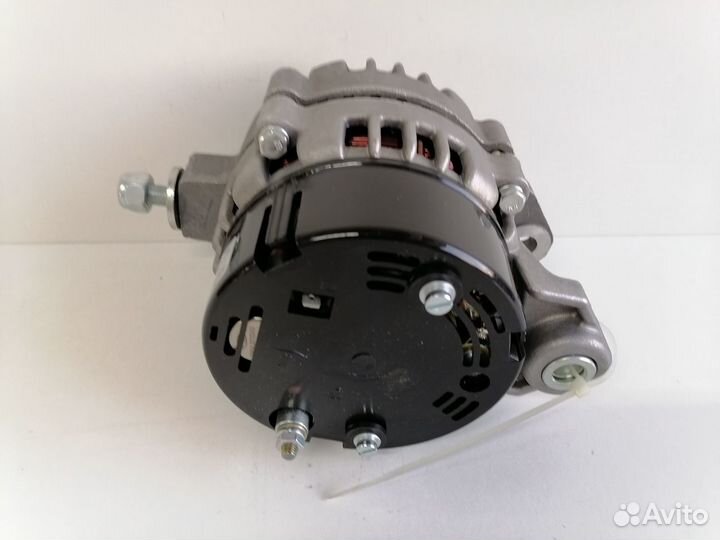 Генератор на ваз 2104-07 14В 90 ам (усиленный)
