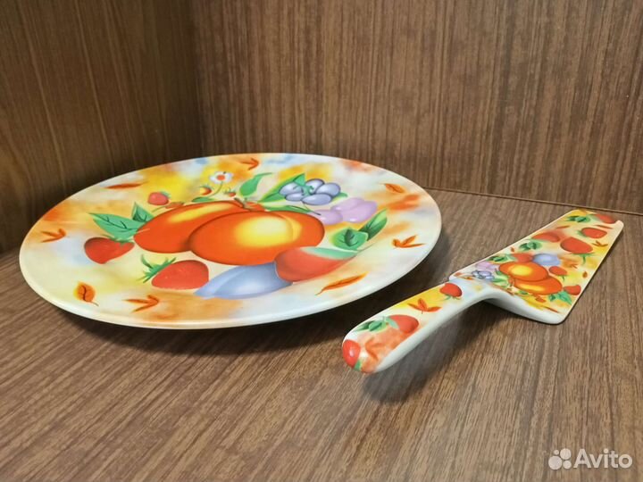 Тортница с лопаткой 27 см