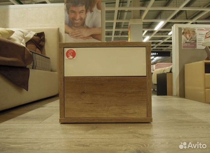 Тумба прикроватная