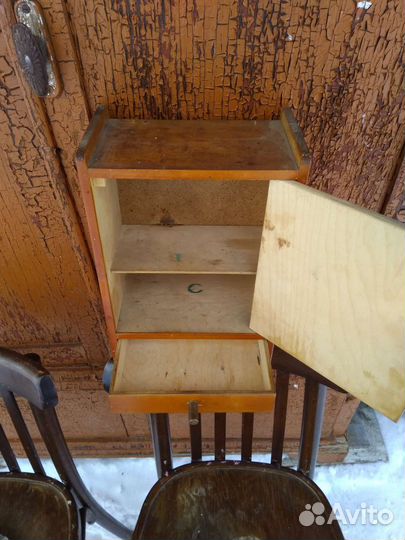 Шкафчик навесной