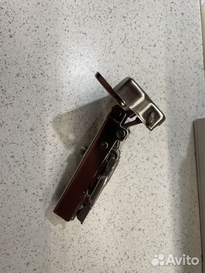 Петля Леруа Мерлен с доводчиком