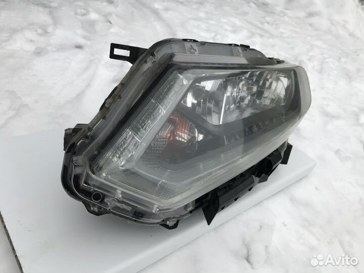Фара левая Nissan X-Trail (T32) 2014-2019