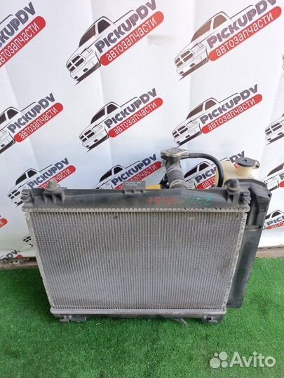 Радиатор охлаждения двигателя Toyota Vitz KSP130