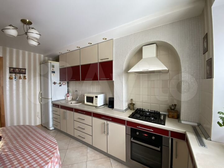 4-к. квартира, 81,7 м², 8/10 эт.