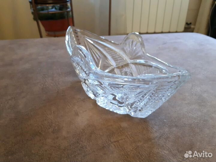 Хрустальная ваза