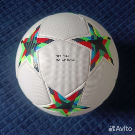 Футбольный мяч adidas лига чемпионов. Бесшовный