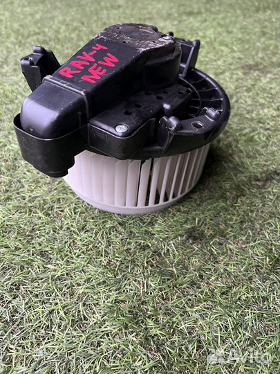 Моторчик отопителя Toyota Rav 4