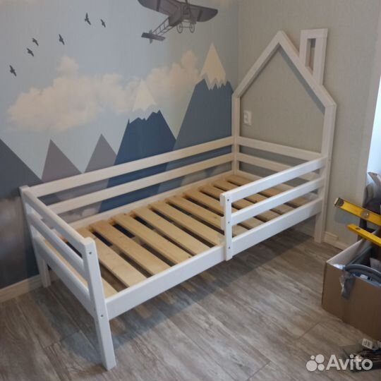 Кровать домик