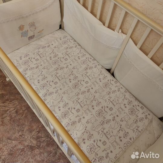 Кроватка детская с матрасом