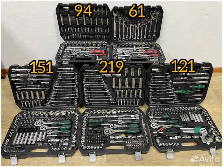 Набор инструментов для авто в чемодане 61/219
