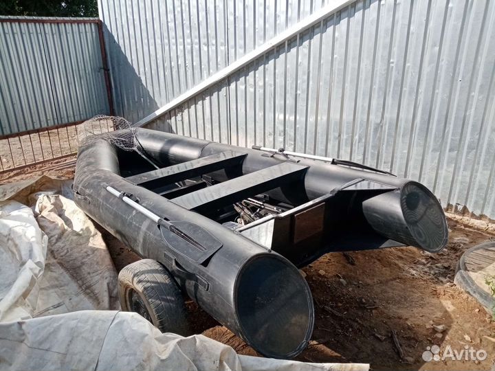 Продажа лодки дельфин