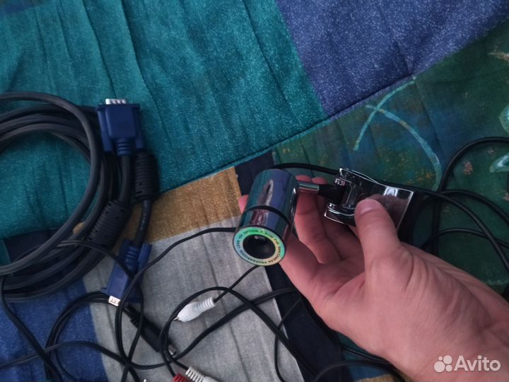 Провода, мышка, наушники, веб камера и т.д