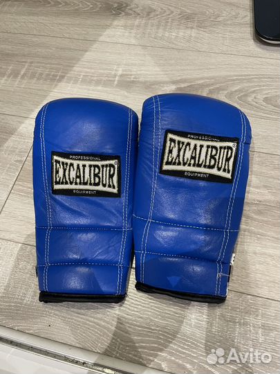 Боксерские перчатки