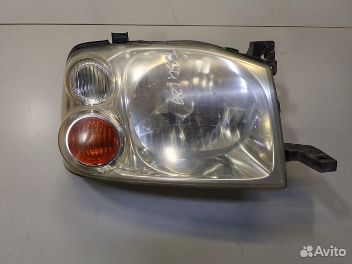 Фара (передняя) Nissan Navara, 2002