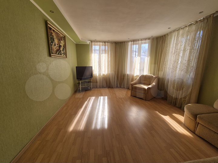 2-к. квартира, 57 м², 1/2 эт.