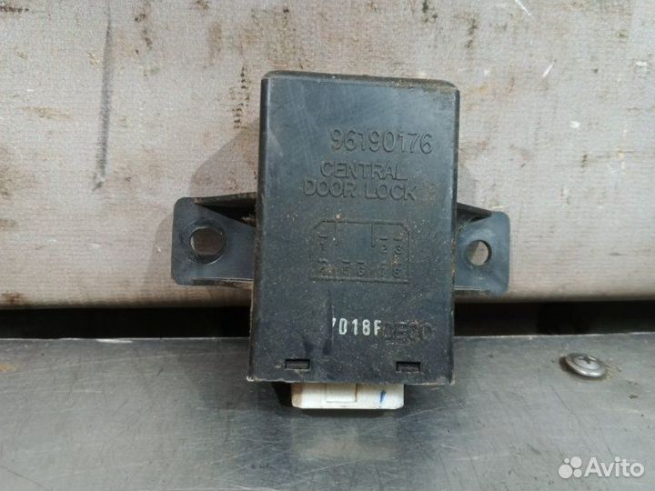 Блок управления центральный замком Chevrolet