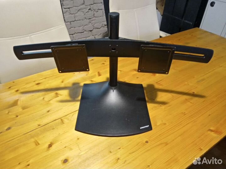 2 кронштейна Ergotron DS 100 на 1 и 4 монитора