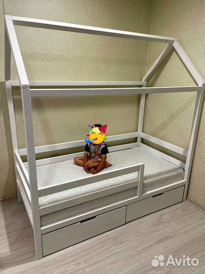 Детская кровать из массива