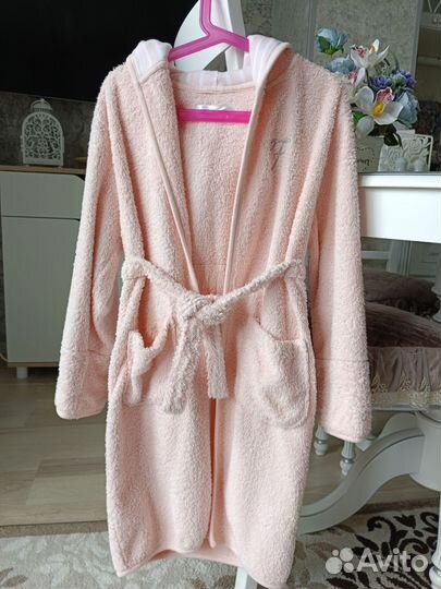 Халатик махровый на девочку, 122-128 размер