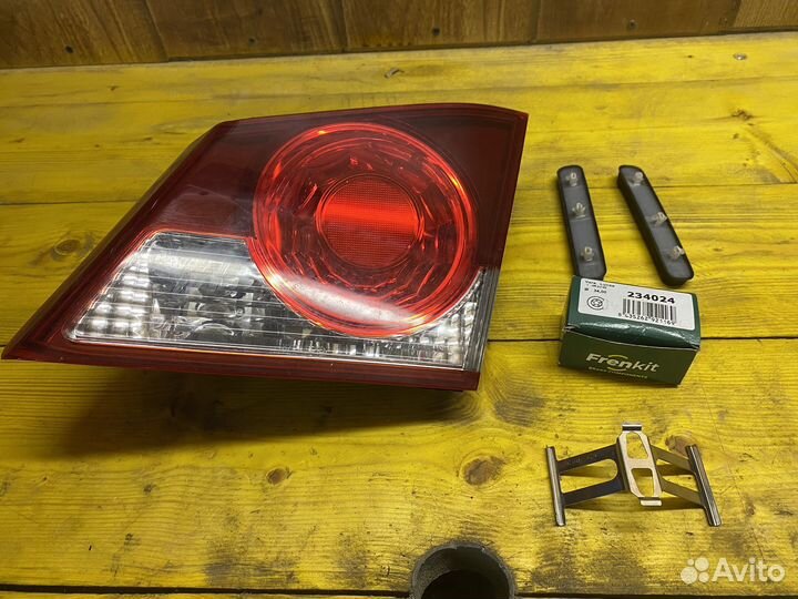 Фонарь задний правый