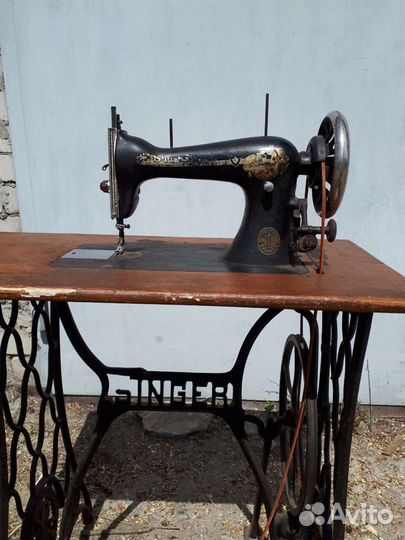 Швейная машинка зингер ножная