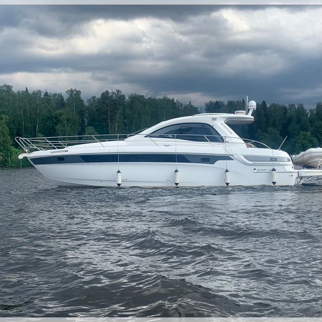 Моторная яхта Bavaria 44 HT