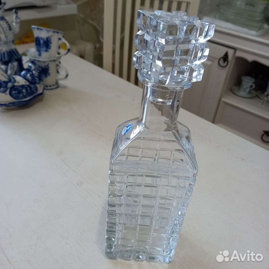 Хрустальная ваза с серебром,мельхиором и графин