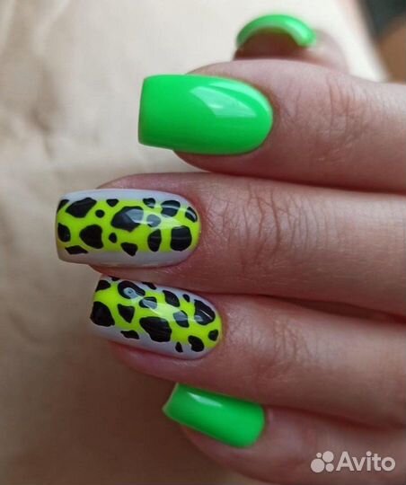 Маникюр. Педикюр. Рисунок акварелью в подарок