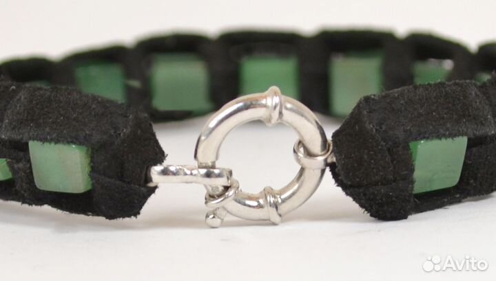 Браслет из замши с нефритом