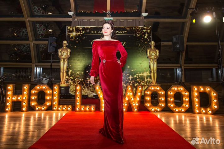 Ведущая Юлиана Раметова